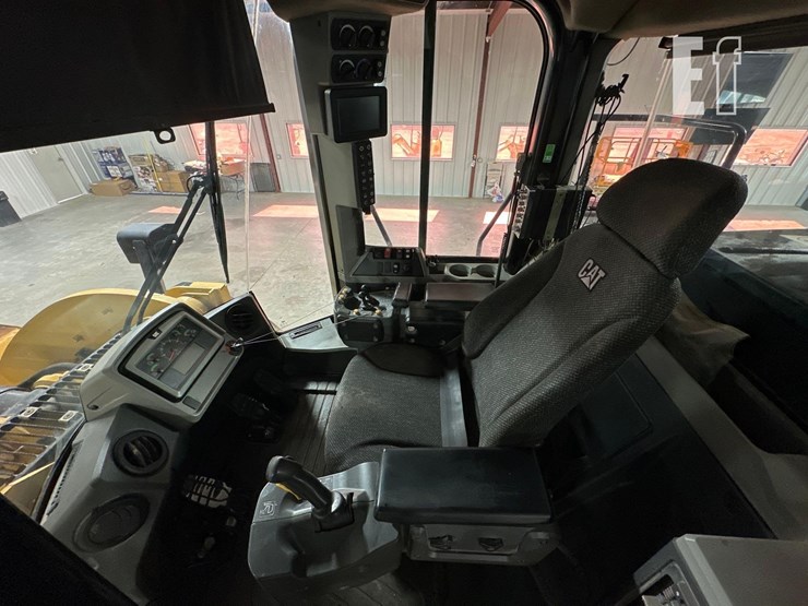 2019-caterpillar-962m-image-16