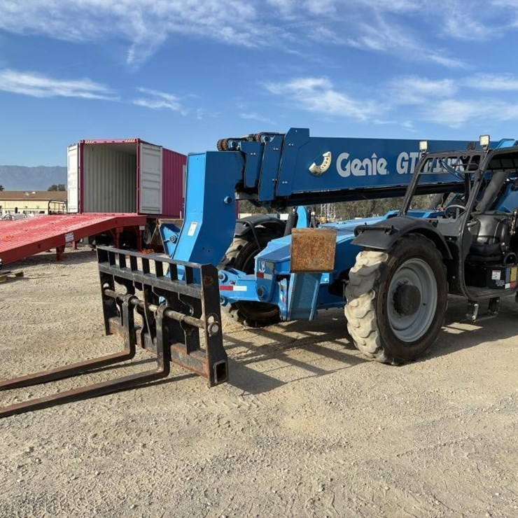 2018 GENIE GTH1056