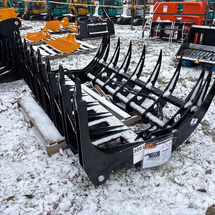 #3001 • 2025 Unused GIYI Skid Steer Grapple