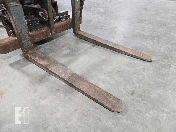 2015-caterpillar-tl642c-image-10