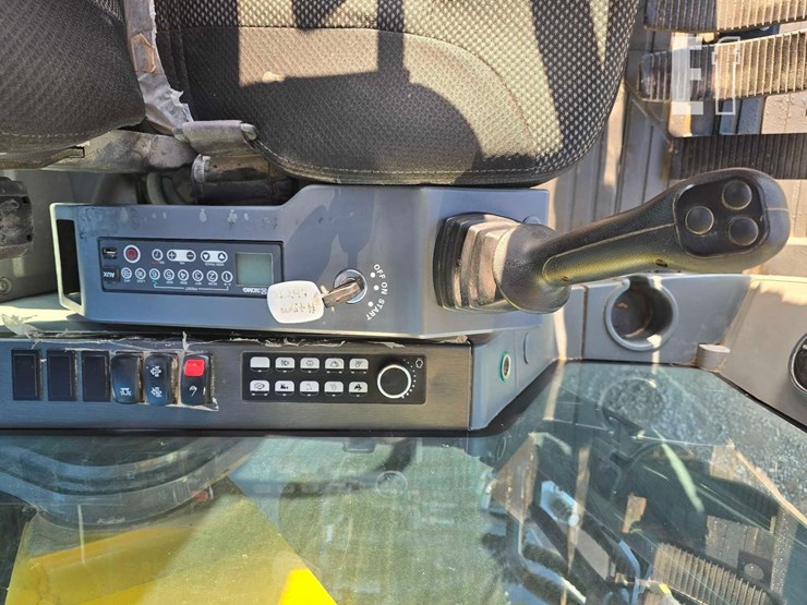 2022-xcmg-xe210u-image-18