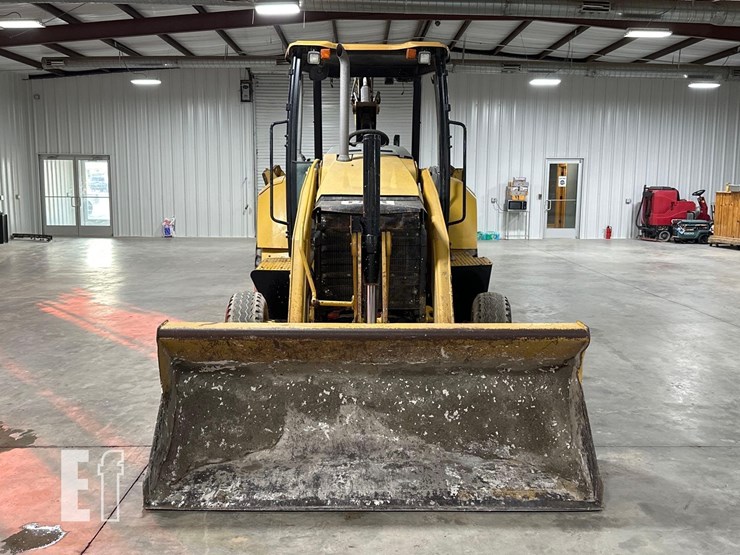 2016-caterpillar-415f2-image-7