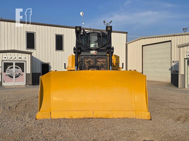 2020-caterpillar-d6-image-7