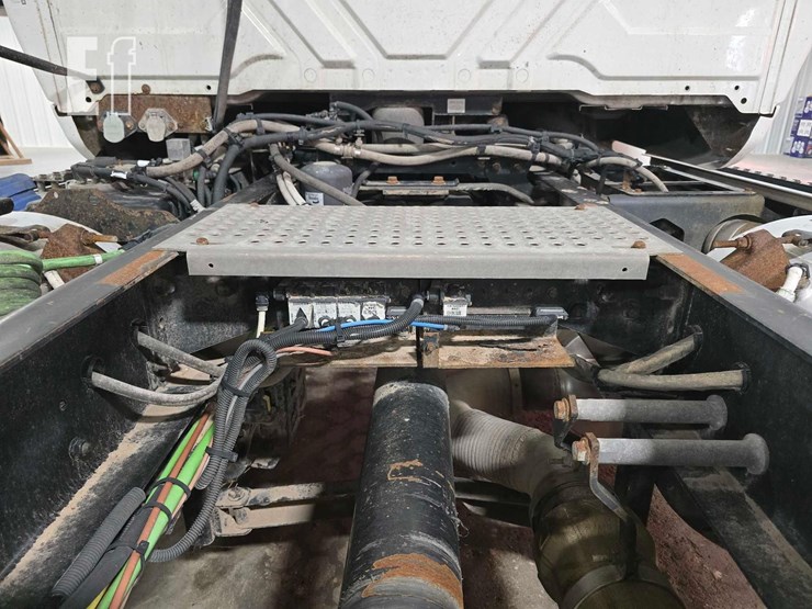 2017-international-transtar-8600-image-33