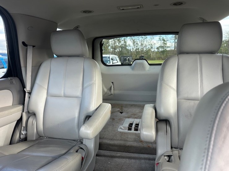 2011-gmc-yukon-image-37