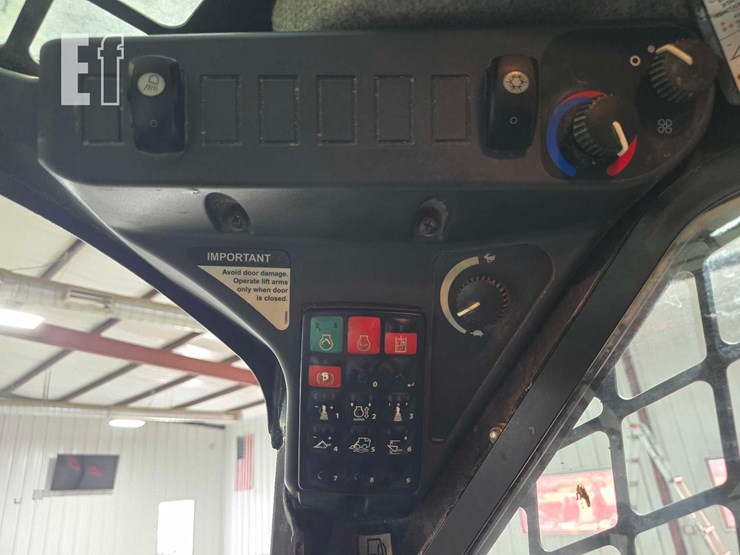 2019-deere-331g-image-16