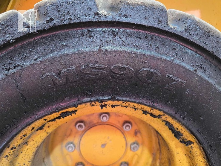 2020-caterpillar-262d3-image-23