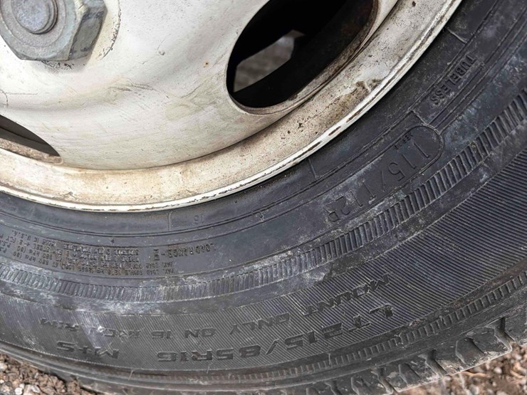 2004-gmc-w3500-image-10