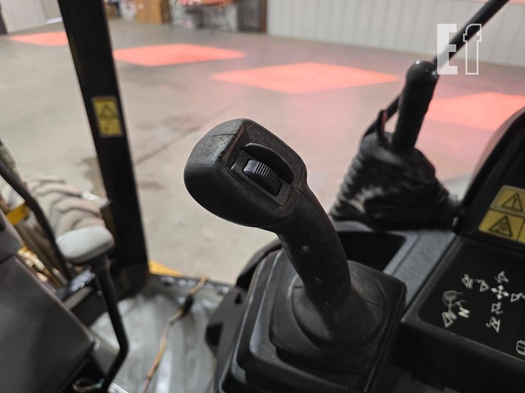 2011-caterpillar-420e-it-image-21