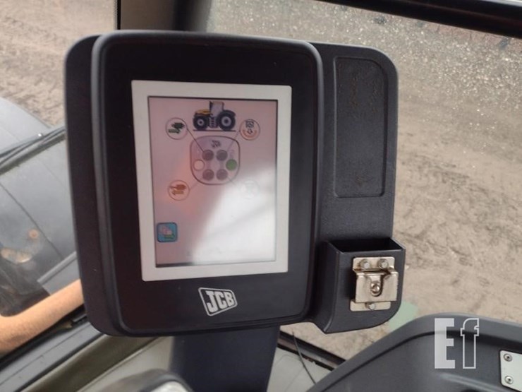 jcb-fastrac-8250-image-8