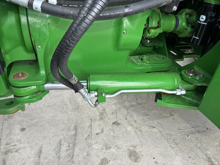 2024-john-deere-9r-590-image-16