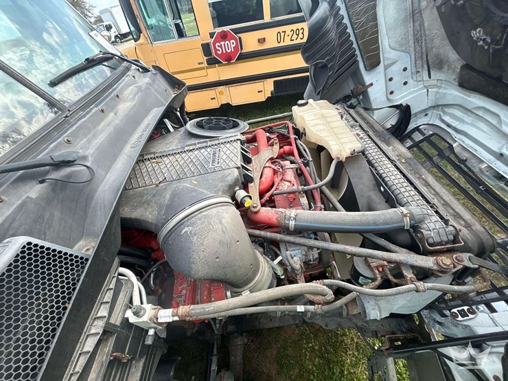 2016-freightliner-cascadia-125-image-8