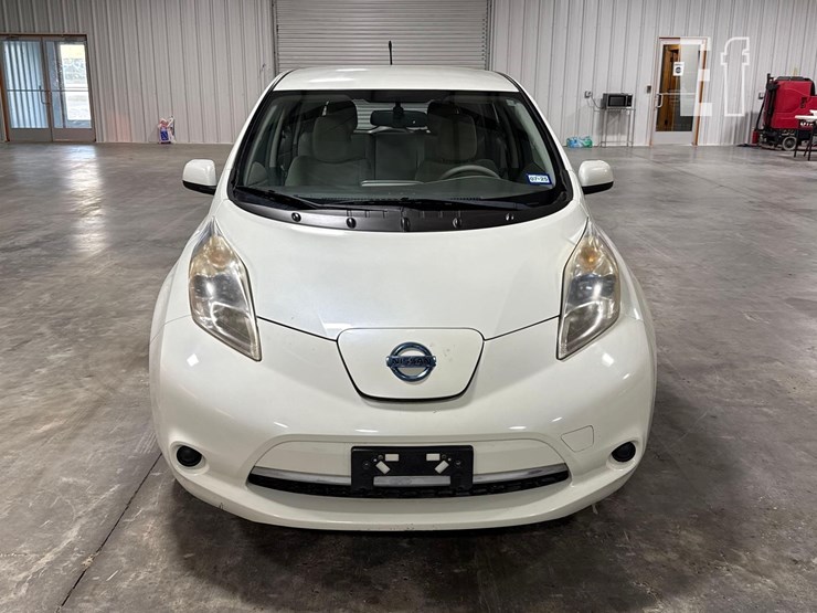 2011-nissan-leaf-image-7