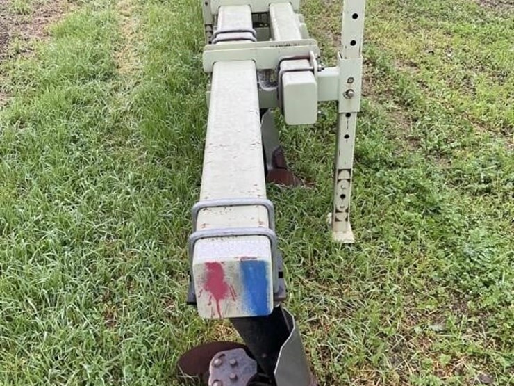 (offsite)-orthman-3-pt-3-row-60"-furrow-bar-image-3