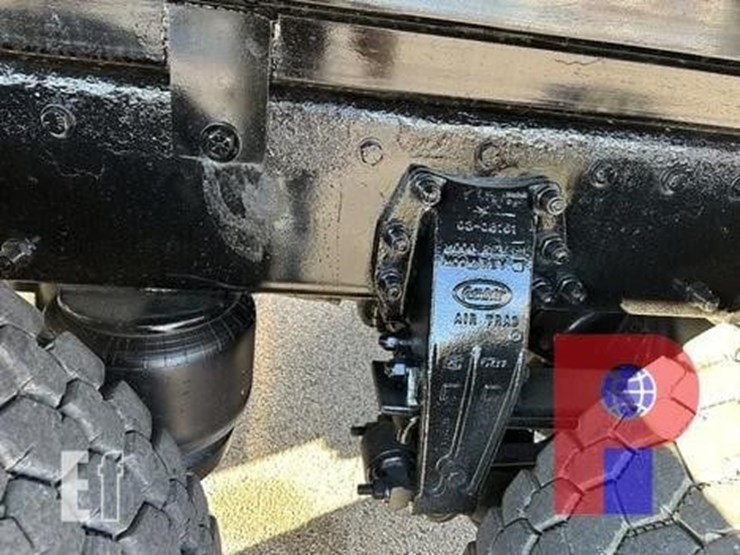 2005-peterbilt-378-image-10