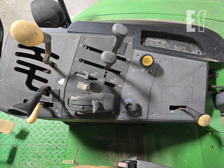 john-deere-6230-image-10