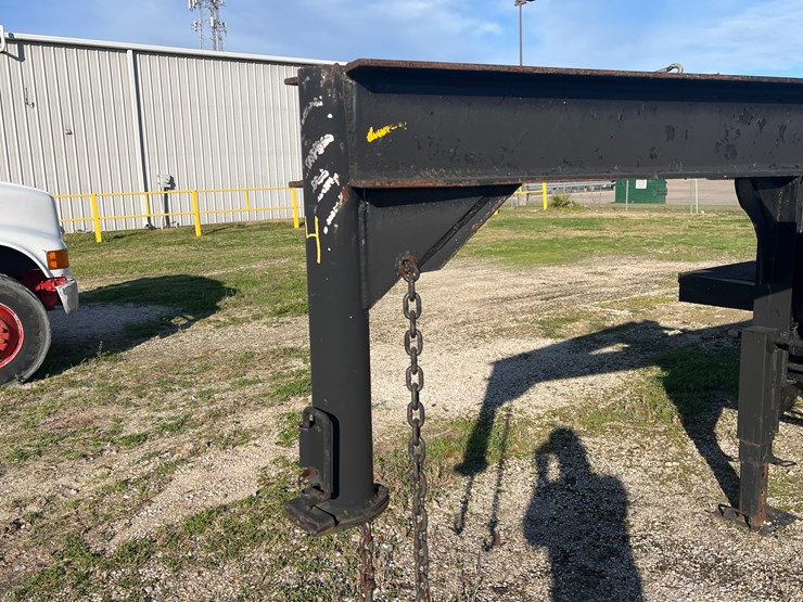 #4-•-32ft-goose-neck-trailer-image-13