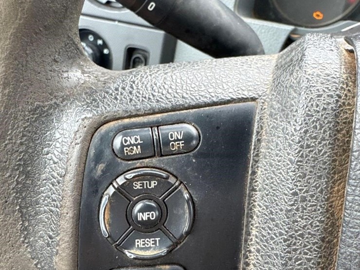 2016-ford-f450-xl-image-16