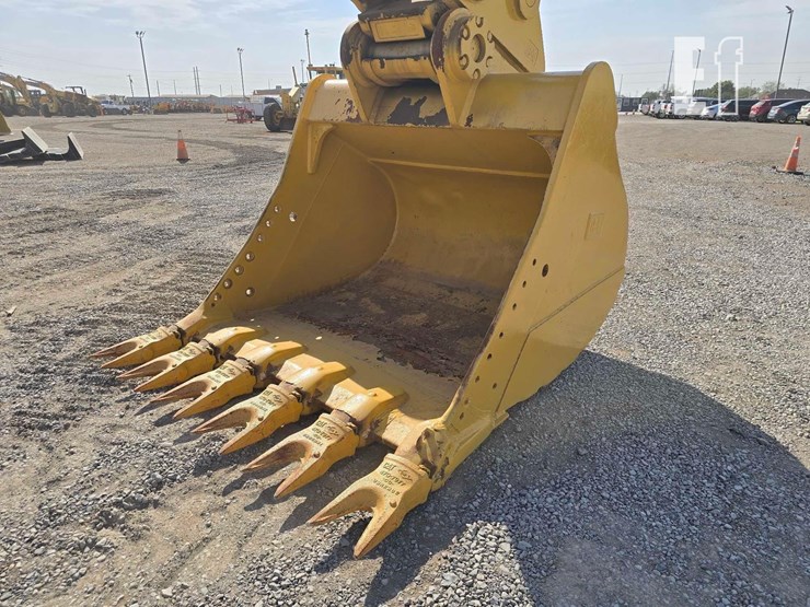 2016-caterpillar-349fl-image-9
