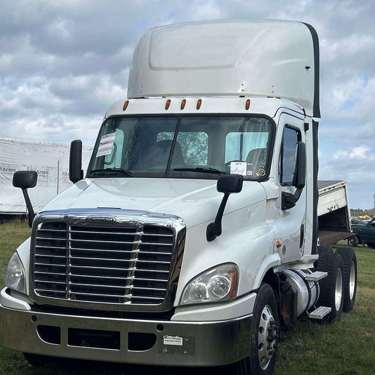 2016 FREIGHTLINER CASCADIA 125