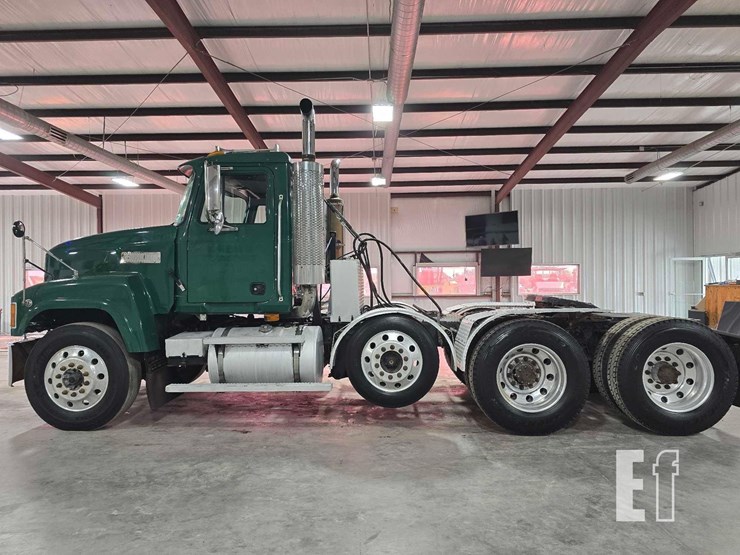 2000-mack-ch613-image-5