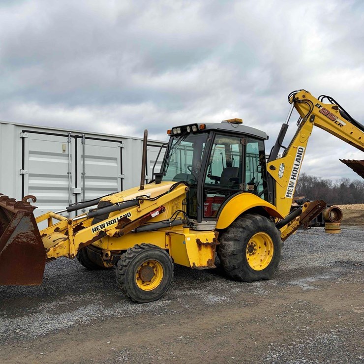 2005 NEW HOLLAND B95