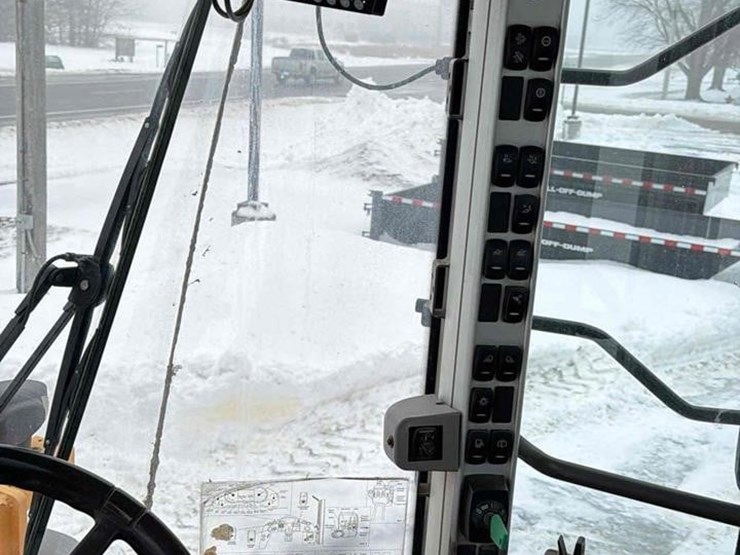 2017-volvo-l110h-image-15