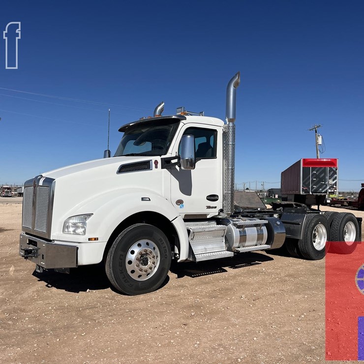 2024 KENWORTH T880