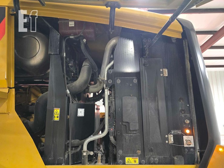 2015-caterpillar-930m-image-27