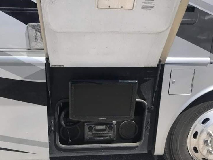 2008-fleetwood-diesel-pusher-motorhome-image-4