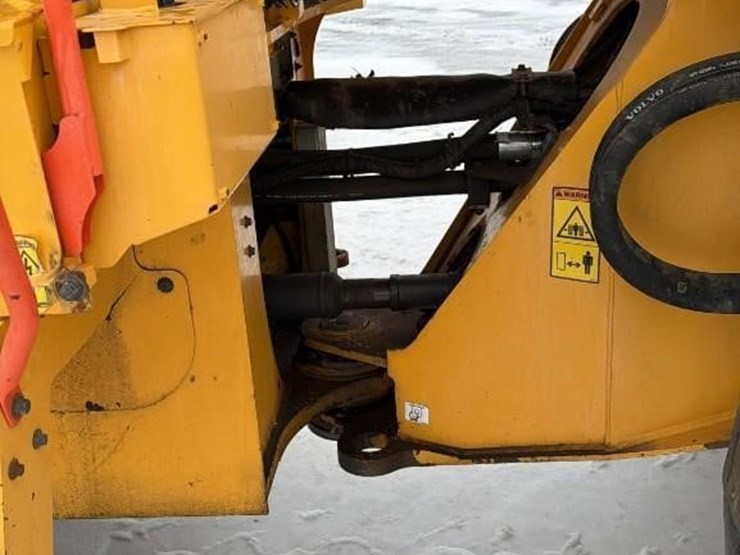 2017-volvo-l110h-image-7