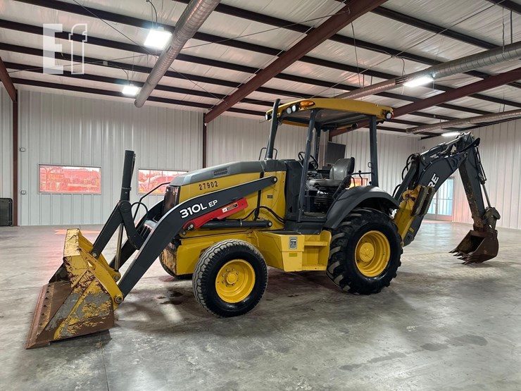 2020-deere-310l-ep-image-1