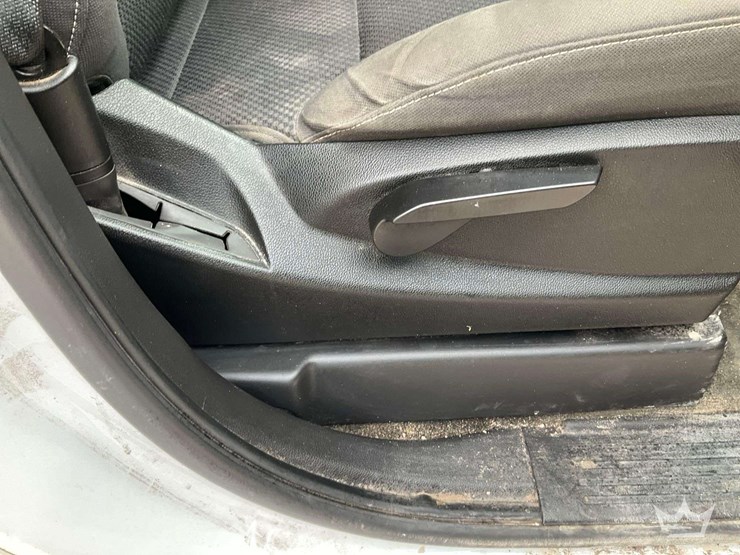 2018-chevrolet-silverado-1500-image-27