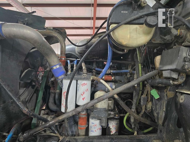 2000-mack-ch613-image-38