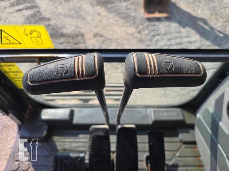 2022-xcmg-xe210u-image-13