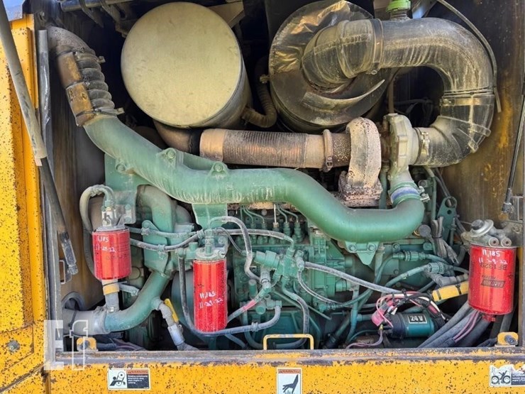 2003-volvo-g746b-image-25