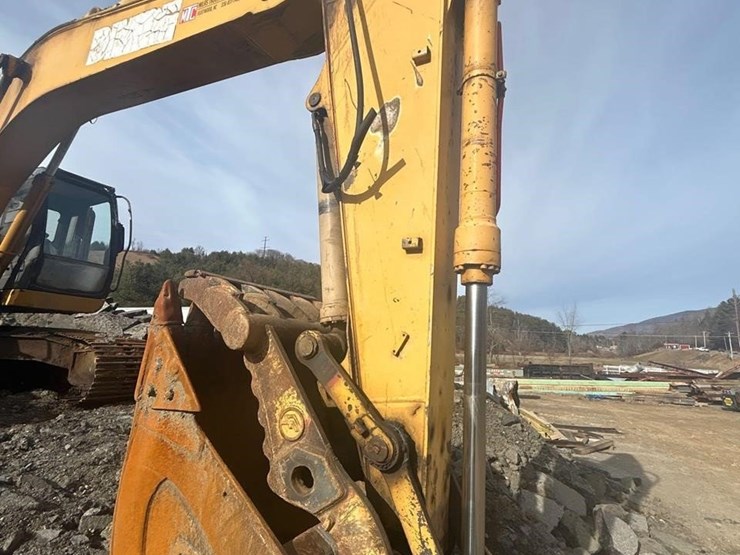 2002-deere-230c-lc-image-5