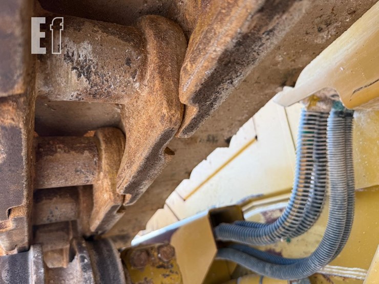 2019-caterpillar-d6t-xw-image-17