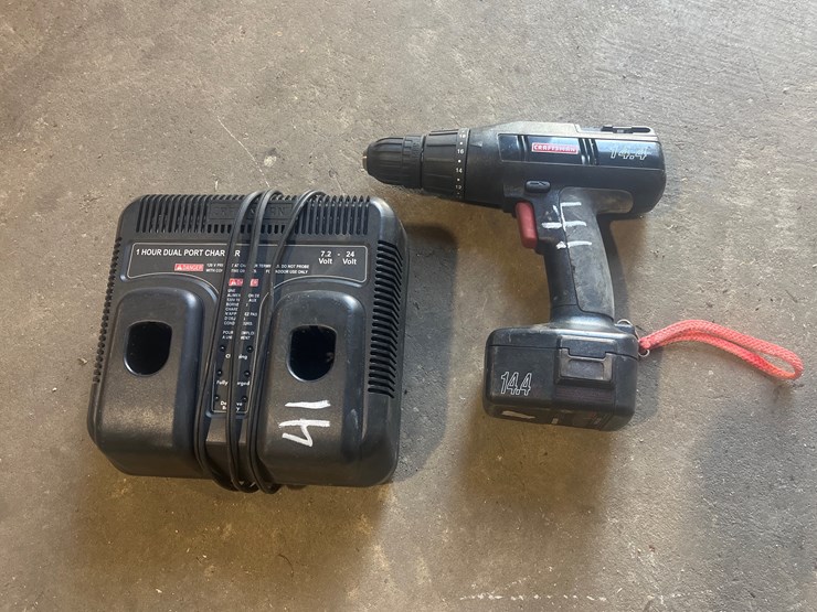 #41-•-craftman-cordless-drill-with-battery-and-charger-image-1