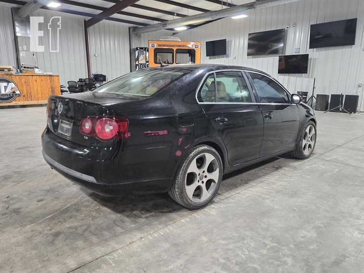 2009-volkswagen-jetta-image-3