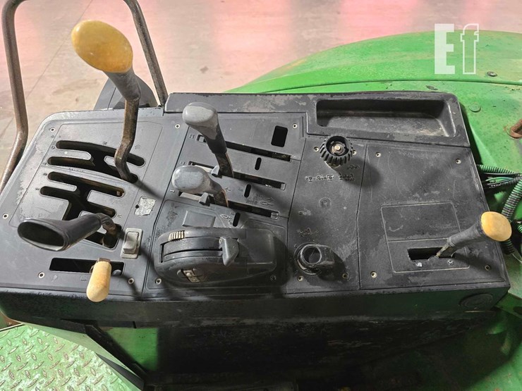 john-deere-6220-image-11