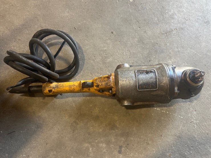 #39-•-heavy-duty-dewalt-grinder-image-2