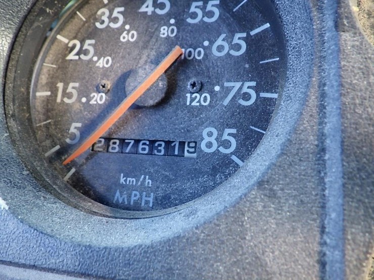 2000-freightliner-fl50-image-20