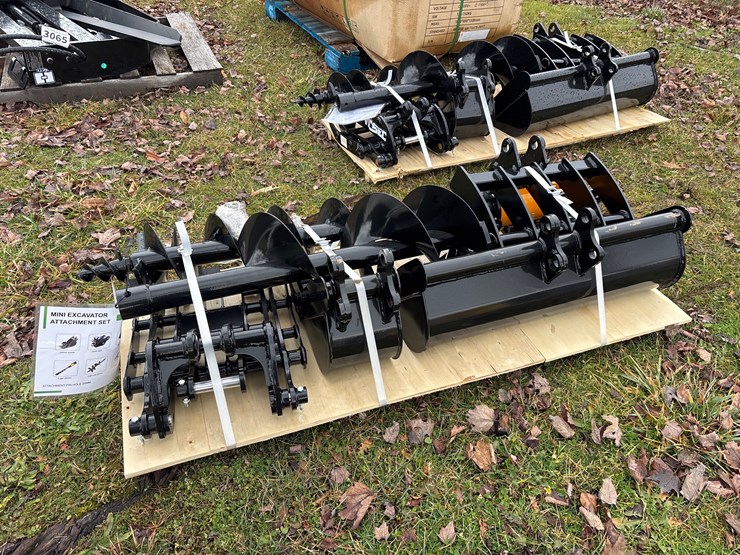 #3012-•-2025-unused-giyi-qty-(8)-excavator-attachment-image-3