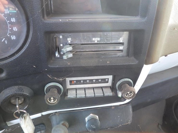 1977-gmc-6500-23'-t/a-flatbed-truck-image-31