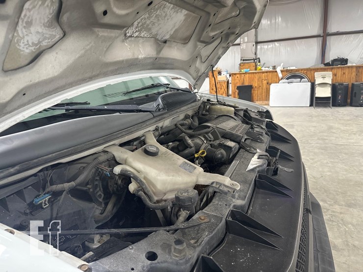 2017-chevrolet-express-2500-image-25