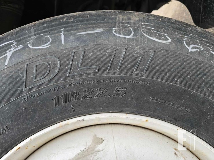 2018-freightliner-cascadia-113-image-15