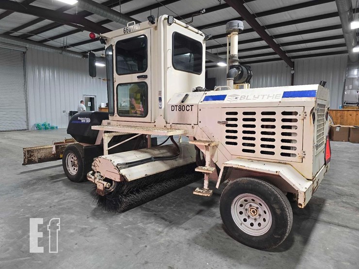 2013-superior-broom-dt80ct-image-5