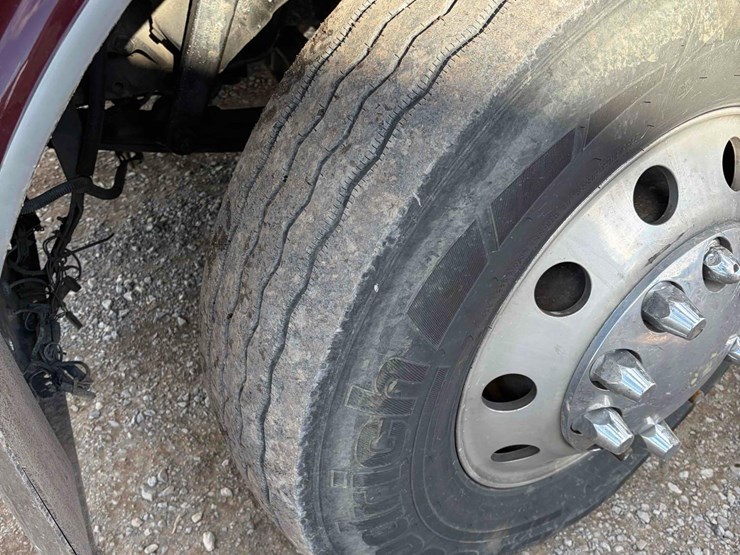 1999-peterbilt-379-image-13