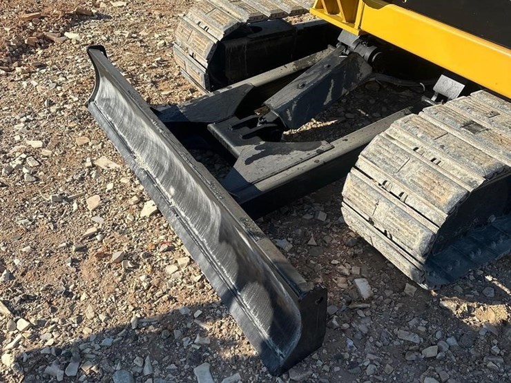 2025-caterpillar-305.5e2-image-16